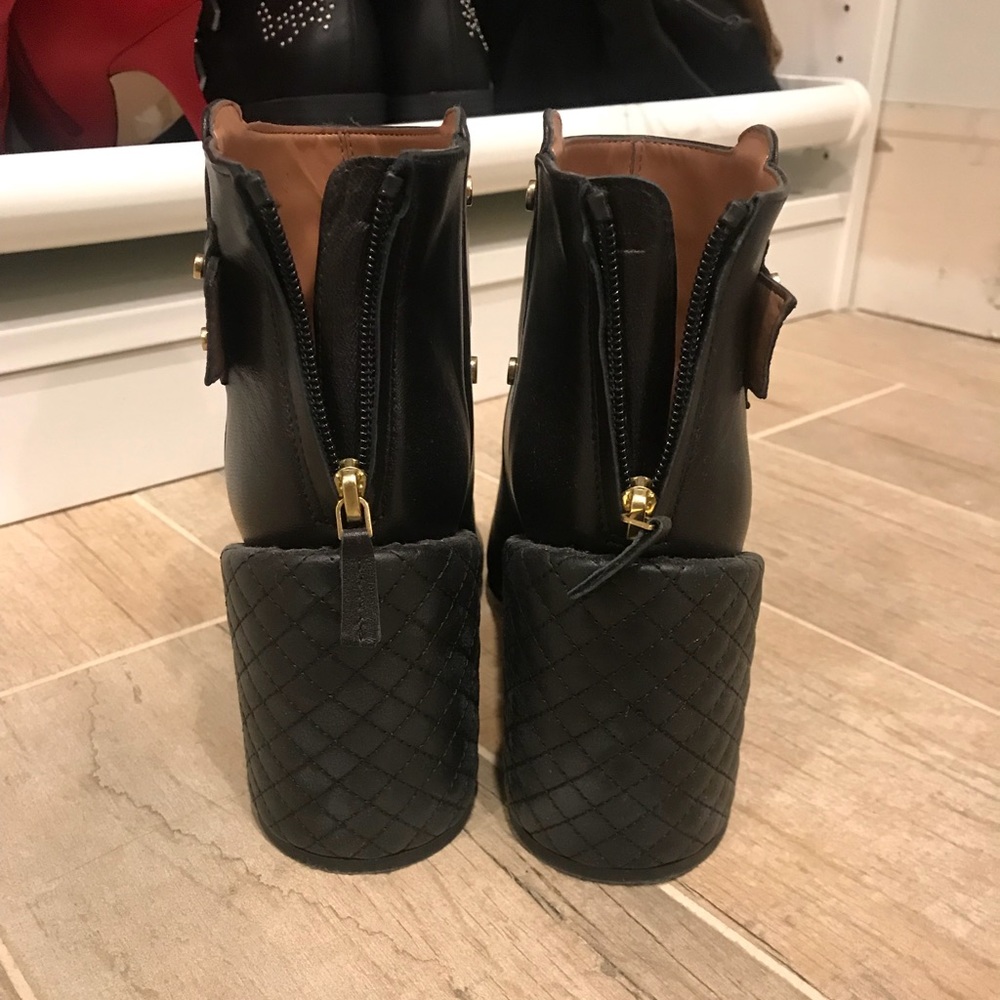 BCBG booties never worn